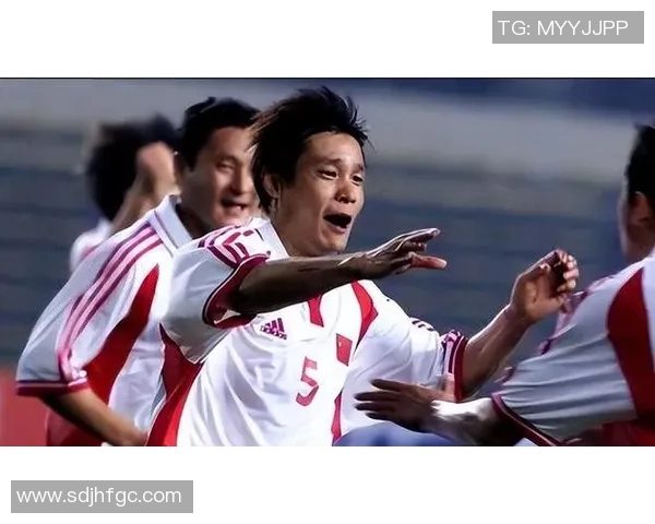 中国最帅足球球星精彩集锦，盘点国内球员的英俊风采与赛场魅力