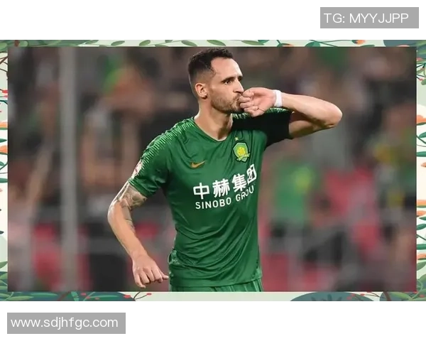 全球足球明星排名前十盘点 探讨足坛现役顶尖球员的影响力与成就 全球足球明星排名前十盘点 探讨足坛现役顶尖球员的影响力与成就