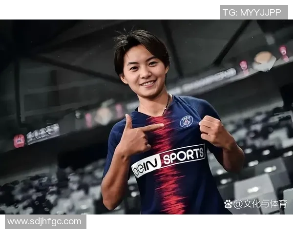 超帅足球球星女孩子头像展现青春活力与运动魅力